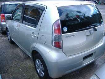 2004 Toyota Passo Pictures