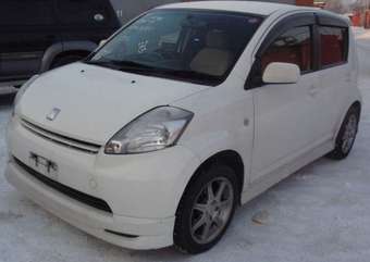 2004 Toyota Passo Pictures