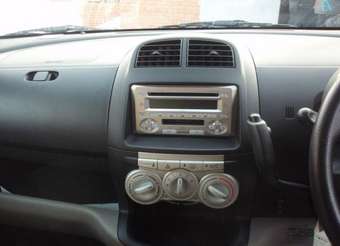 2004 Toyota Passo Photos