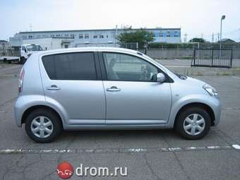 2004 Toyota Passo Pictures