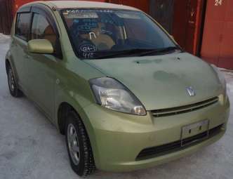 2004 Toyota Passo Pictures
