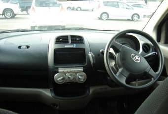 2004 Toyota Passo Photos
