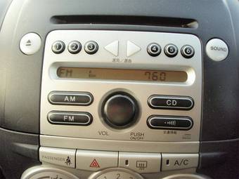 2004 Toyota Passo Images