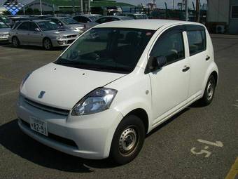 2004 Toyota Passo Pictures