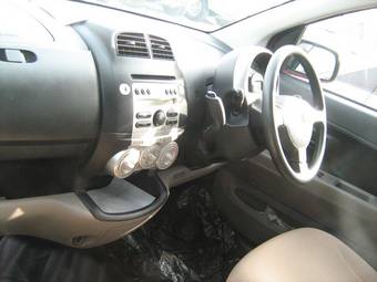 2004 Toyota Passo Wallpapers