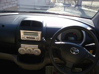 2004 Toyota Passo Pictures