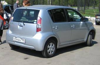 2004 Toyota Passo Pictures