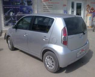 2004 Toyota Passo Photos