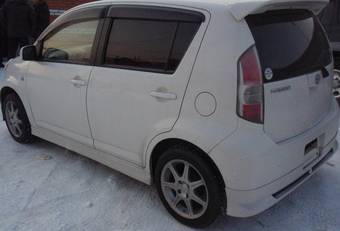 2004 Toyota Passo Photos