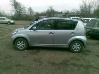 2004 Toyota Passo Photos