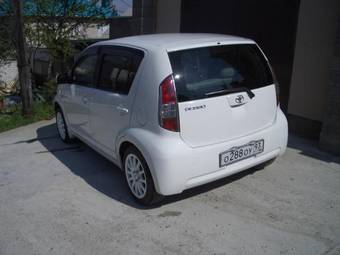 2004 Toyota Passo Pictures