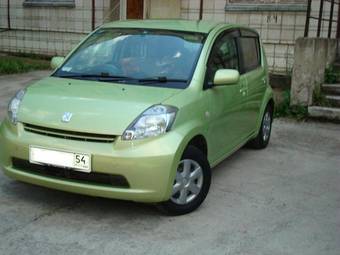 2004 Toyota Passo Photos