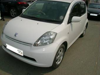 2004 Toyota Passo Pictures