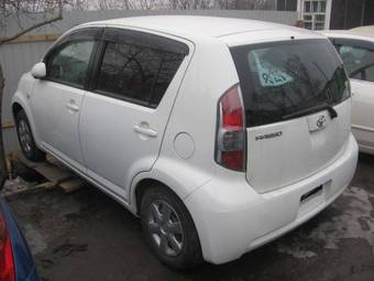 2004 Toyota Passo Pictures