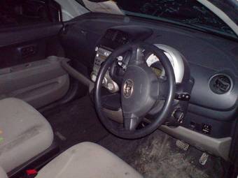 2004 Toyota Passo Photos