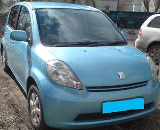 2004 Toyota Passo Pictures