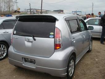 2004 Toyota Passo Pictures