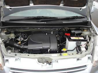 2004 Toyota Passo Pictures