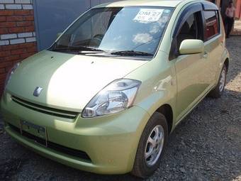2004 Toyota Passo Pictures