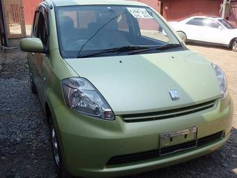 2004 Toyota Passo Photos