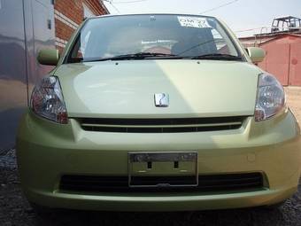 2004 Toyota Passo Photos