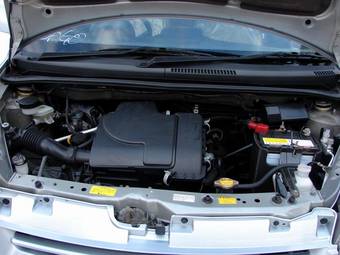 2004 Toyota Passo Photos