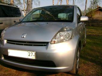 2004 Toyota Passo Pictures
