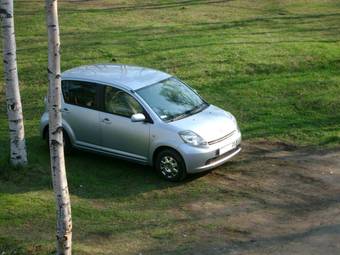 2004 Toyota Passo Pics