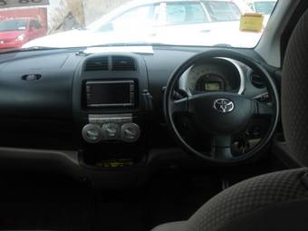 2004 Toyota Passo Pictures