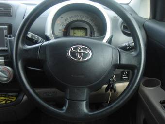 2004 Toyota Passo Pictures