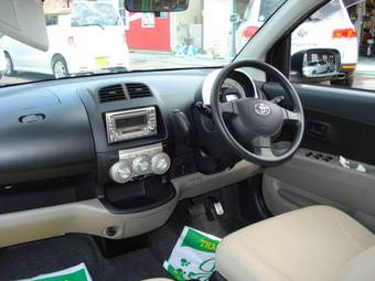 2004 Toyota Passo Photos