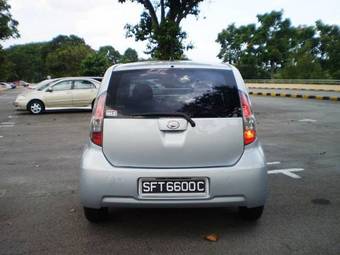 2004 Toyota Passo Images