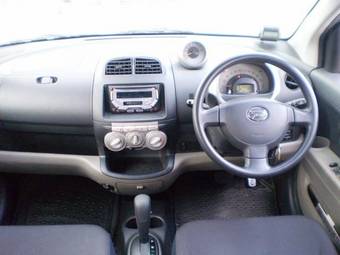 2004 Toyota Passo Pictures