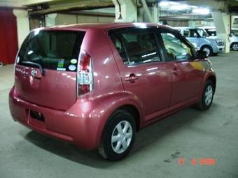 2004 Toyota Passo Pictures