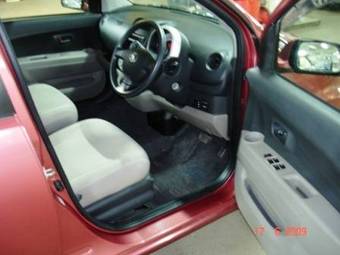 2004 Toyota Passo Photos