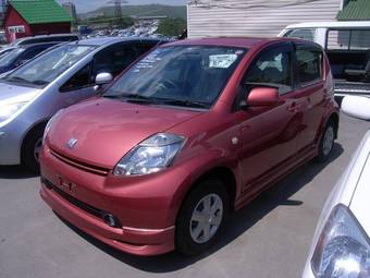 2004 Toyota Passo Photos