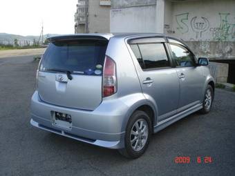 2004 Toyota Passo Pictures