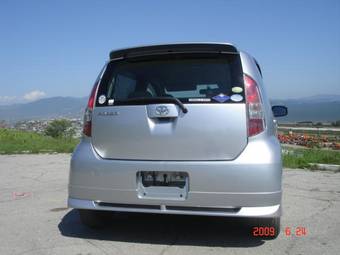 2004 Toyota Passo Pictures