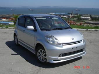 2004 Toyota Passo Photos