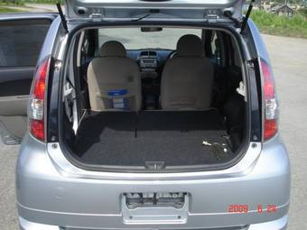 2004 Toyota Passo Pics