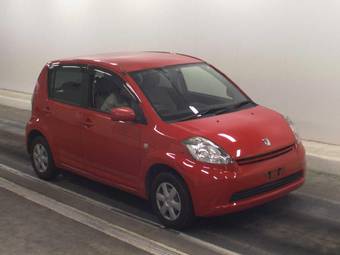 2004 Toyota Passo Photos