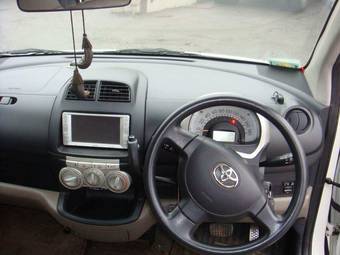 2004 Toyota Passo Photos