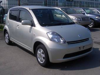 2004 Toyota Passo Pictures