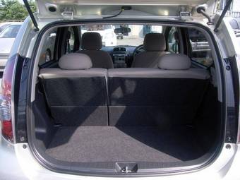 2004 Toyota Passo Photos