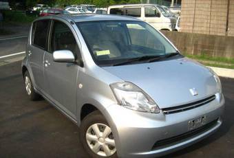 2004 Toyota Passo Pictures