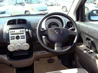 2004 Toyota Passo Pics