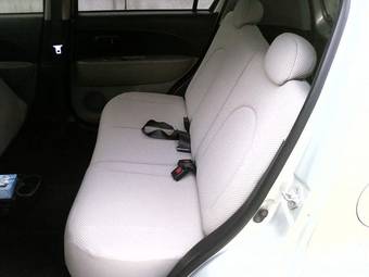 2004 Toyota Passo Pictures