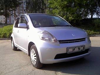 2004 Toyota Passo Photos