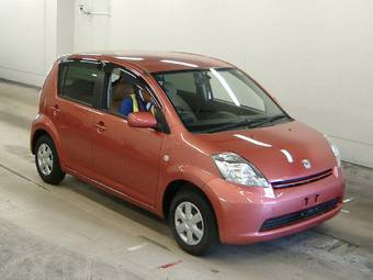 2004 Toyota Passo Photos