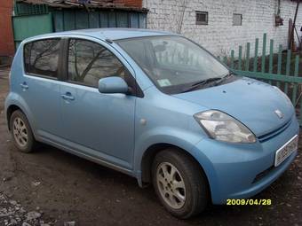 2004 Toyota Passo Pictures